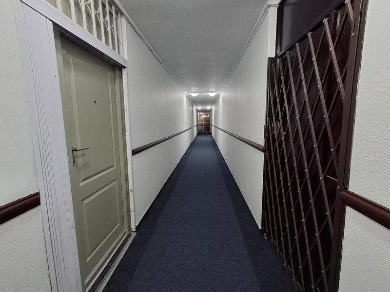 1 Bedroom Property for Sale in Newlands Western Cape